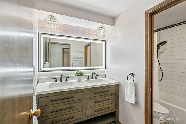 5712 Parkside Drive, Marysville, WA 98270