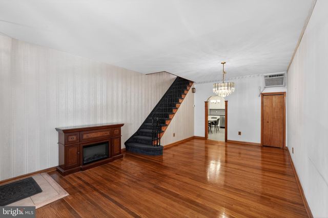 2334 S ROSEWOOD ST, Philadelphia, PA 19145