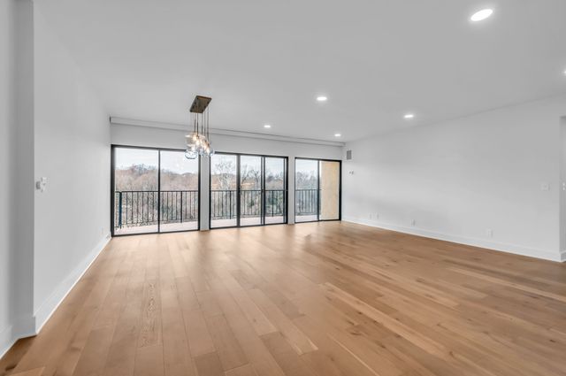 6666 Brookmont Ter Apt 707, Nashville, TN 37205