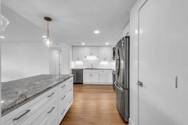 6666 Brookmont Ter Apt 707, Nashville, TN 37205