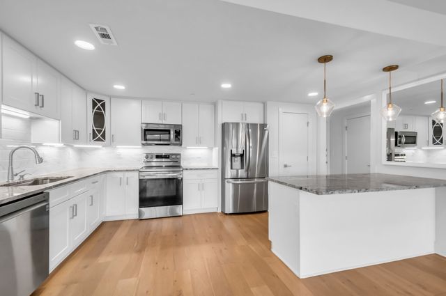 6666 Brookmont Ter Apt 707, Nashville, TN 37205