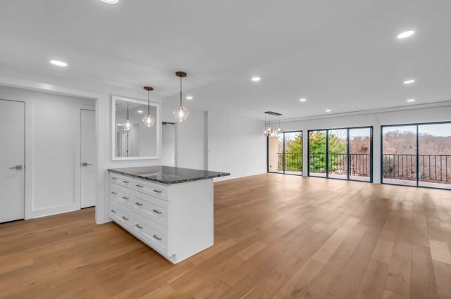 6666 Brookmont Ter Apt 707, Nashville, TN 37205