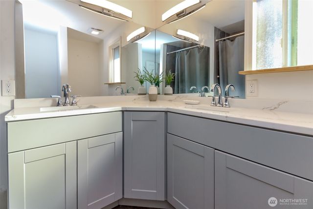 2807 S 282nd Street, Federal Way, WA 98003