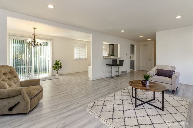 2807 S 282nd Street, Federal Way, WA 98003