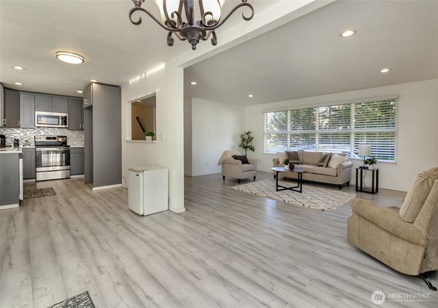 2807 S 282nd Street, Federal Way, WA 98003