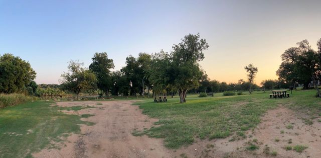 654 Maple LN, Cottonwood Shores, TX 78657