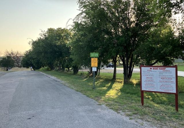 654 Maple LN, Cottonwood Shores, TX 78657