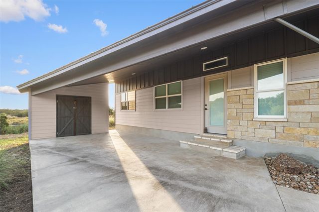 654 Maple LN, Cottonwood Shores, TX 78657