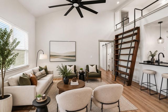 654 Maple LN, Cottonwood Shores, TX 78657