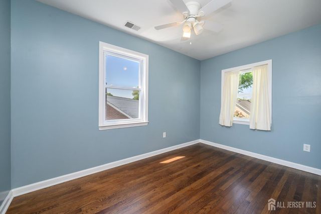 573 Garden Avenue, Woodbridge Proper, NJ 07095