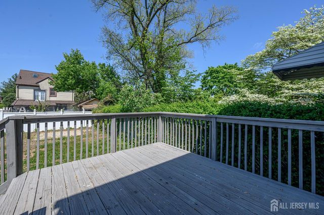 573 Garden Avenue, Woodbridge Proper, NJ 07095