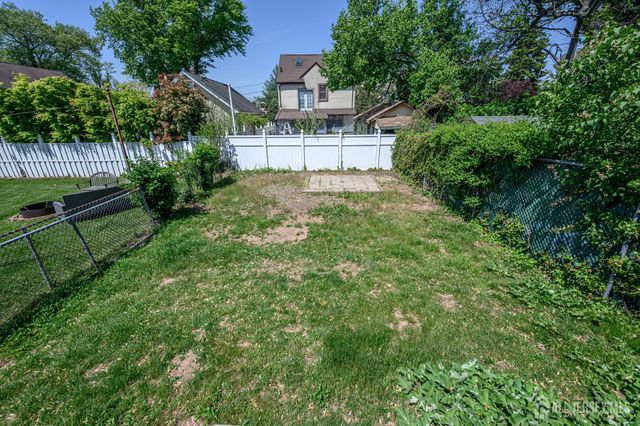 573 Garden Avenue, Woodbridge Proper, NJ 07095