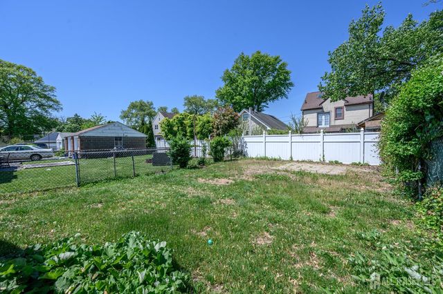 573 Garden Avenue, Woodbridge Proper, NJ 07095