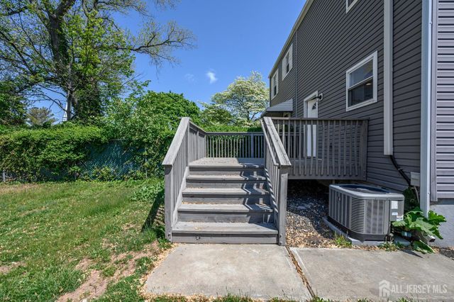 573 Garden Avenue, Woodbridge Proper, NJ 07095