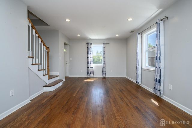 573 Garden Avenue, Woodbridge Proper, NJ 07095