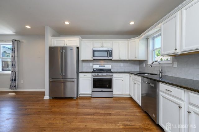 573 Garden Avenue, Woodbridge Proper, NJ 07095
