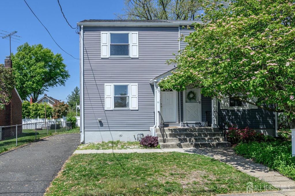 573 Garden Avenue, Woodbridge Proper, NJ 07095
