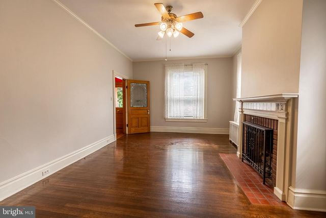 300 LINCOLN WAY W, New Oxford, PA 17350