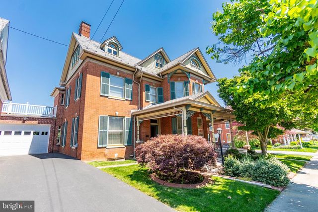 300 LINCOLN WAY W, New Oxford, PA 17350