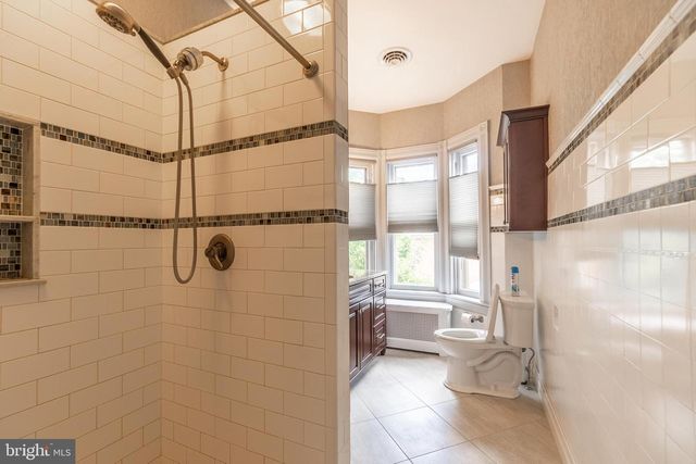 300 LINCOLN WAY W, New Oxford, PA 17350