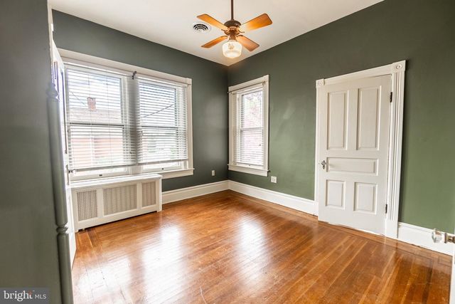 300 LINCOLN WAY W, New Oxford, PA 17350