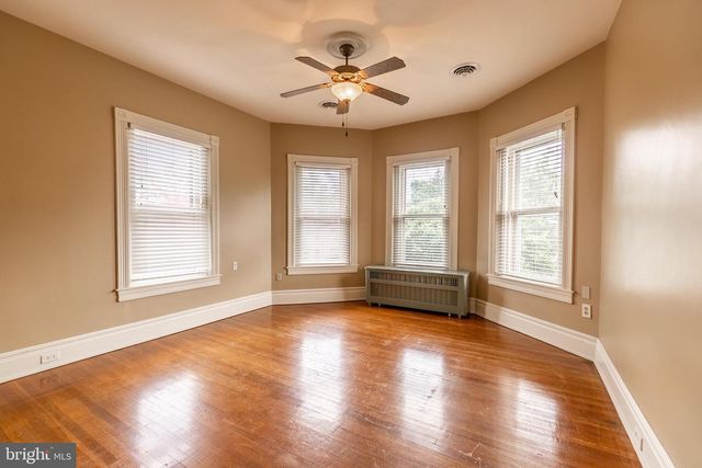 300 LINCOLN WAY W, New Oxford, PA 17350