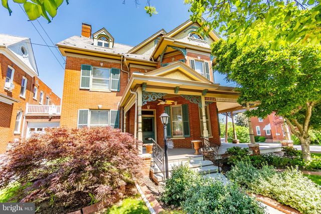 300 LINCOLN WAY W, New Oxford, PA 17350