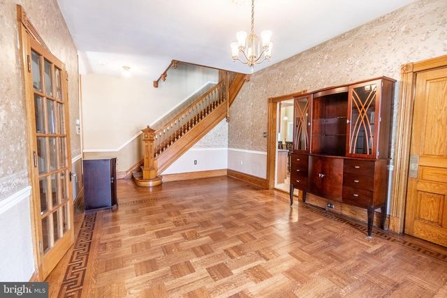 300 LINCOLN WAY W, New Oxford, PA 17350
