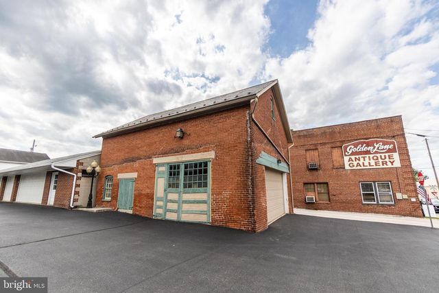 300 LINCOLN WAY W, New Oxford, PA 17350