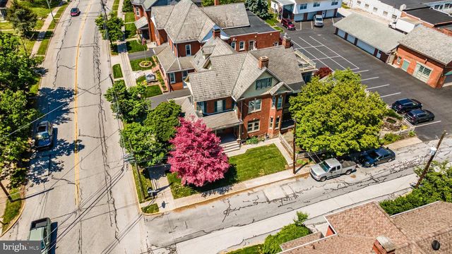 300 LINCOLN WAY W, New Oxford, PA 17350