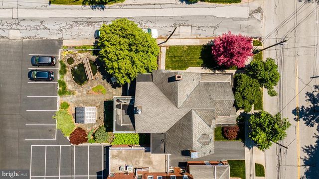 300 LINCOLN WAY W, New Oxford, PA 17350