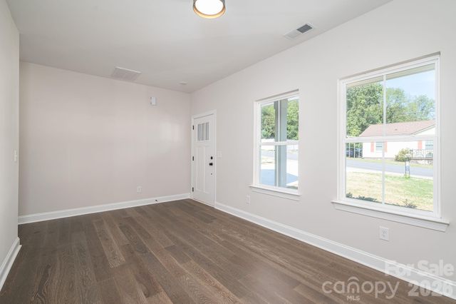 301 Congress Street W, Lincolnton, NC 28092