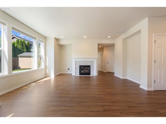 23600 Sw HERON LAKES Dr, Sherwood, OR 97140