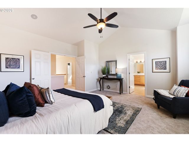 23600 Sw HERON LAKES Dr, Sherwood, OR 97140