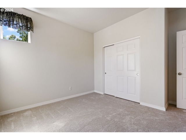 23600 Sw HERON LAKES Dr, Sherwood, OR 97140