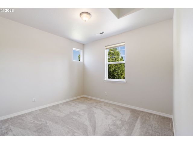 23600 Sw HERON LAKES Dr, Sherwood, OR 97140