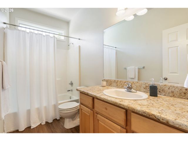 23600 Sw HERON LAKES Dr, Sherwood, OR 97140