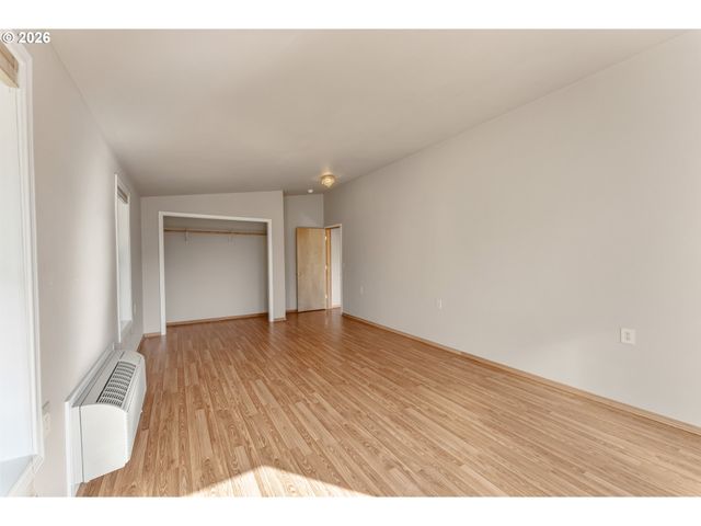 221 OAKVIEW Dr, Roseburg, OR 97471