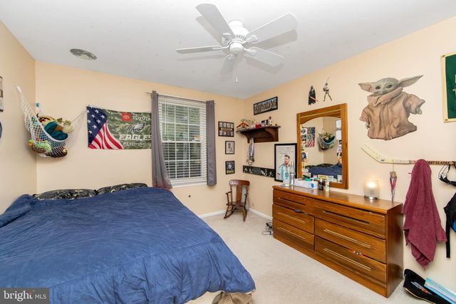 27 CROFTON CMNS, Cherry Hill, NJ 08034