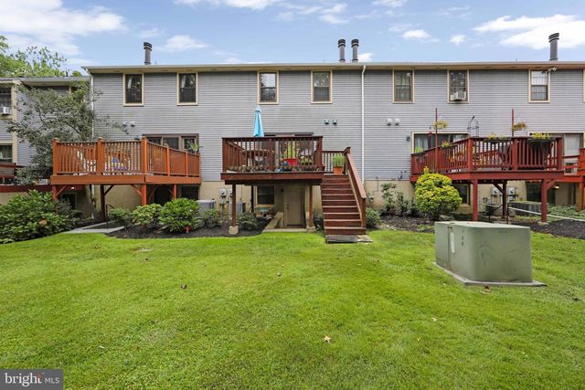 27 CROFTON CMNS, Cherry Hill, NJ 08034