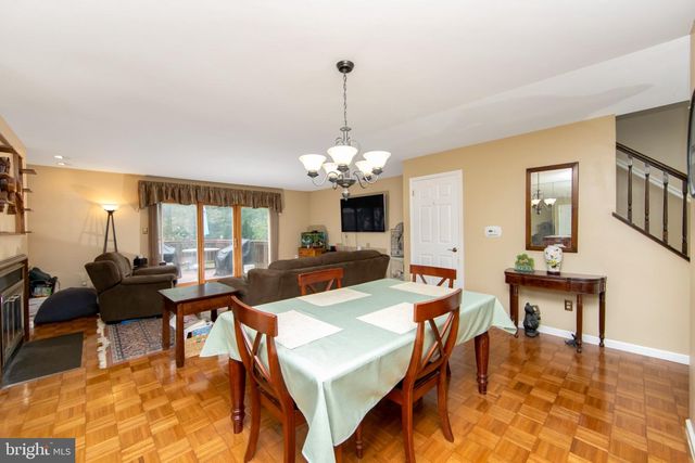 27 CROFTON CMNS, Cherry Hill, NJ 08034