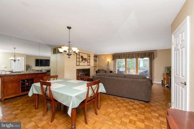 27 CROFTON CMNS, Cherry Hill, NJ 08034