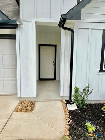 1733 James Street, New Braunfels, TX 78130