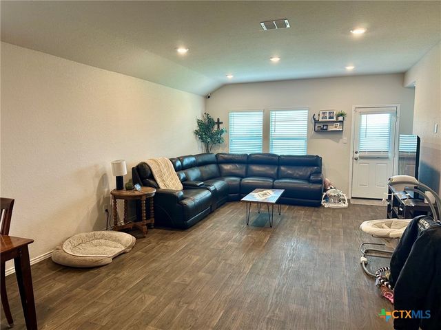 1733 James Street, New Braunfels, TX 78130