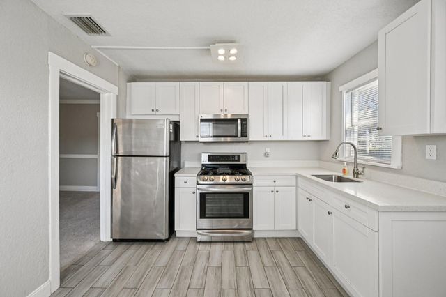 924 MCINTOSH Street, West Palm Beach, FL 33405