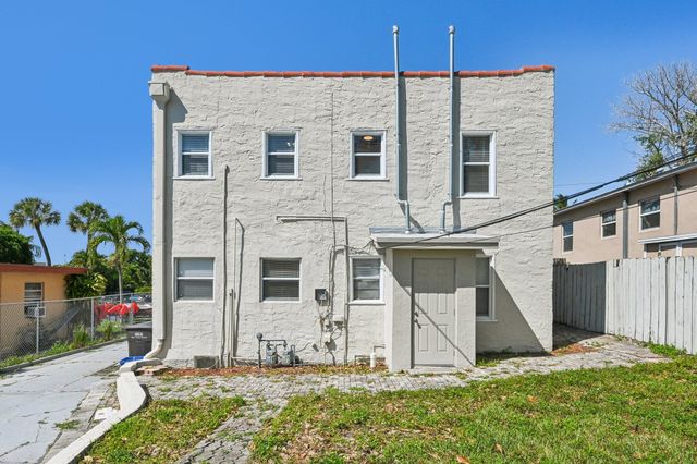 924 MCINTOSH Street, West Palm Beach, FL 33405