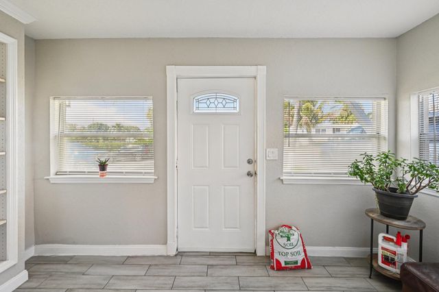 924 MCINTOSH Street, West Palm Beach, FL 33405