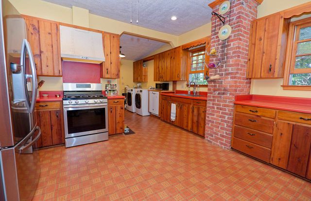 700 N Trade Avenue, Landrum, SC 29356