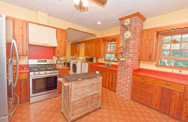 700 N Trade Avenue, Landrum, SC 29356