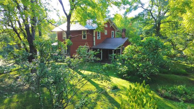 700 N Trade Avenue, Landrum, SC 29356